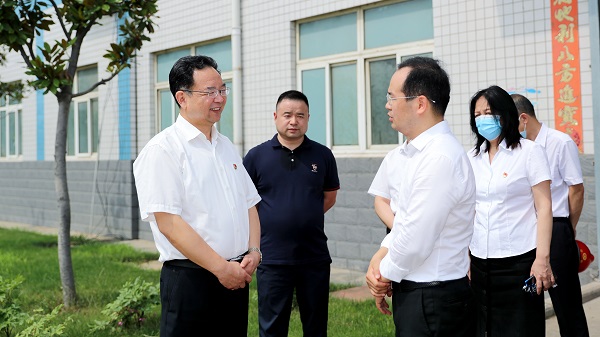 郑州市委常委、市纪委书记杜新军一行莅临918博天堂调研指导事情